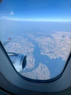 机窗视角下的壮丽大地景观