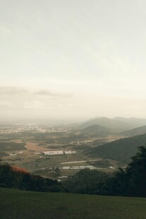 山间远景 朦胧壮美风光