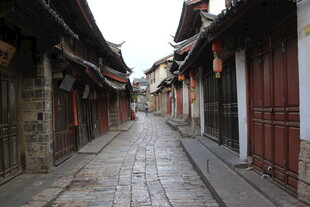 古巷悠悠 尽显中式建筑韵味