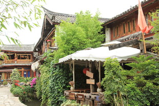 古雅庭院中的休闲小景