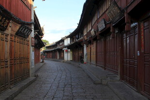 古巷悠悠 尽显中式建筑韵味