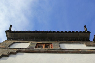 中式古建筑屋顶一角