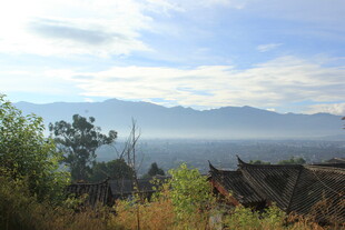山间村落 云雾缭绕美景