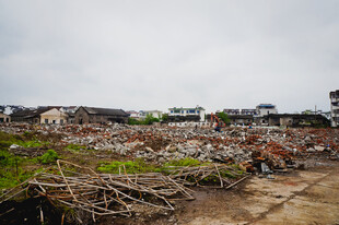 废墟景象 残垣断壁待重建