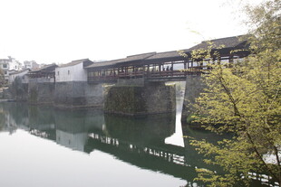 婺源江南水乡古桥风景如画