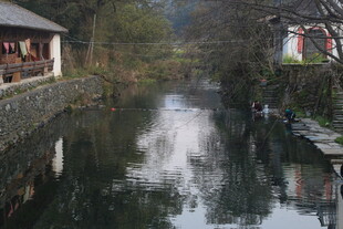 婺源江南水乡静谧小河畔