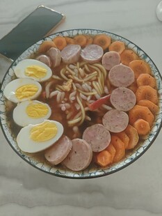 丰盛美味的多料拼盘