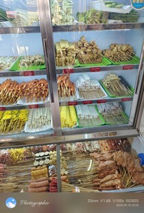 多样美味卤味陈列展示