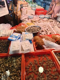 传统市场的多样干货售卖