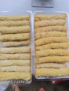 美味炸物整齐摆放