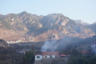 山村晨景 远山近舍炊烟起