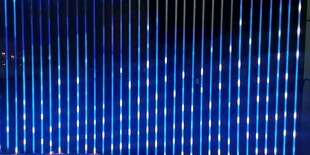 蓝色条纹光影背景图