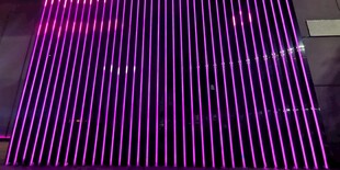 紫色条纹光影背景图