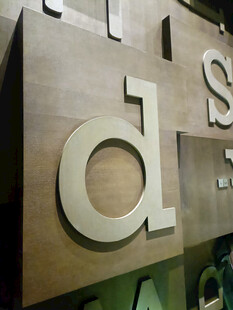 立体字母装饰墙面展示