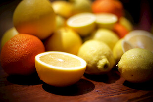 多彩柑橘类水果摆拍