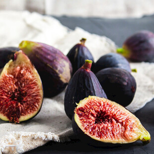 新鲜无花果静物特写