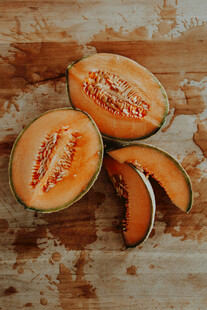 新鲜切开的美味甜瓜