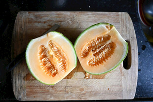 切开的甜美香瓜