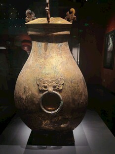 古朴青铜壶 尽显历史韵味