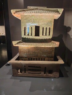 古代精巧竹制楼阁式器物