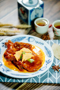 美味中式菜肴与茶饮搭配