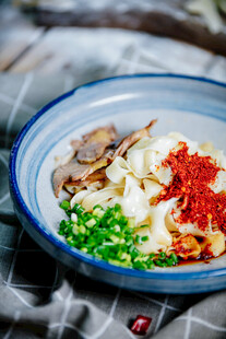 美味香菇青菜拌面