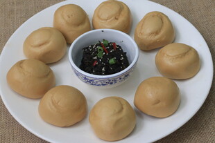 窝窝头配蘸料 美味小食