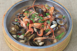 海鲜什锦煲