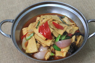 美味什锦豆腐锅