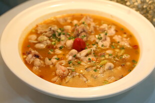 美味鲜香的鸡肉蘑菇汤