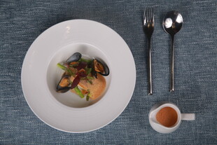 精致西餐摆盘与餐具