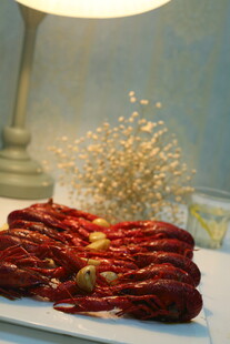 美味诱人的盘中小龙虾