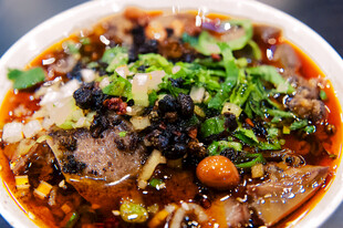 麻辣鲜香的特色牛肉汤