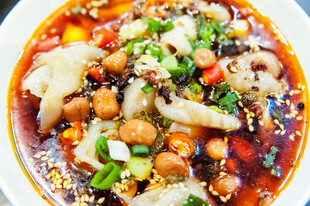 麻辣鲜香的水煮鱼料理