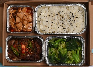 美味营养的分格餐食