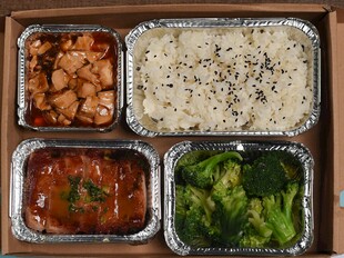 铝箔盒装多样健康餐食