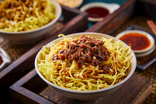 美味肉酱拌面 诱人主食
