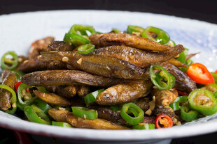 青椒炒小鱼干