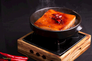 锅中美味红烧肉