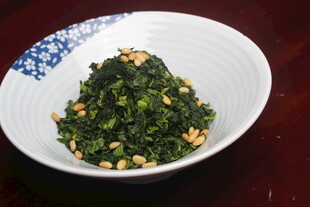 菠菜拌果仁