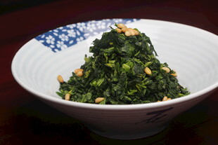 菠菜坚果沙拉