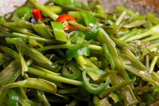 翠绿鲜嫩的炒豆角