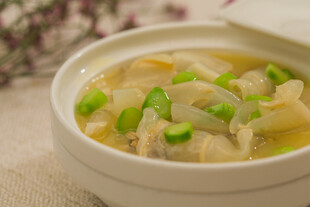 鲜香美味的蔬菜豆腐羹