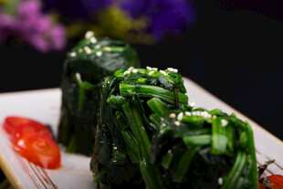 翠绿菠菜卷 精致摆盘美食