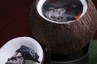椰壳盛物 新奇美食展示