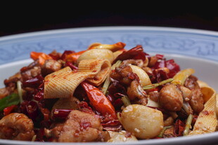 美味香辣炒鸡块