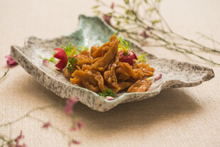 精致盘中美味特色小菜
