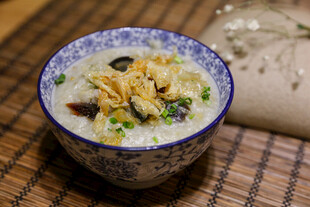美味营养的特色坚果粥