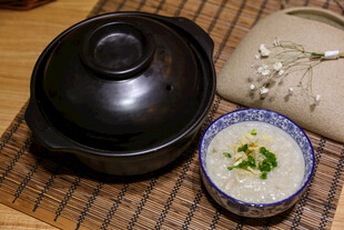 日式陶锅与美味汤品