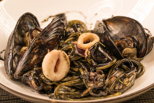 海鲜蔬菜混合美味佳肴